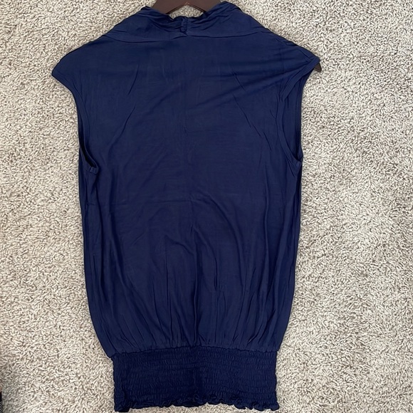 To The Max Navy Blue Sleeveless Blouse - Picture 5 of 8